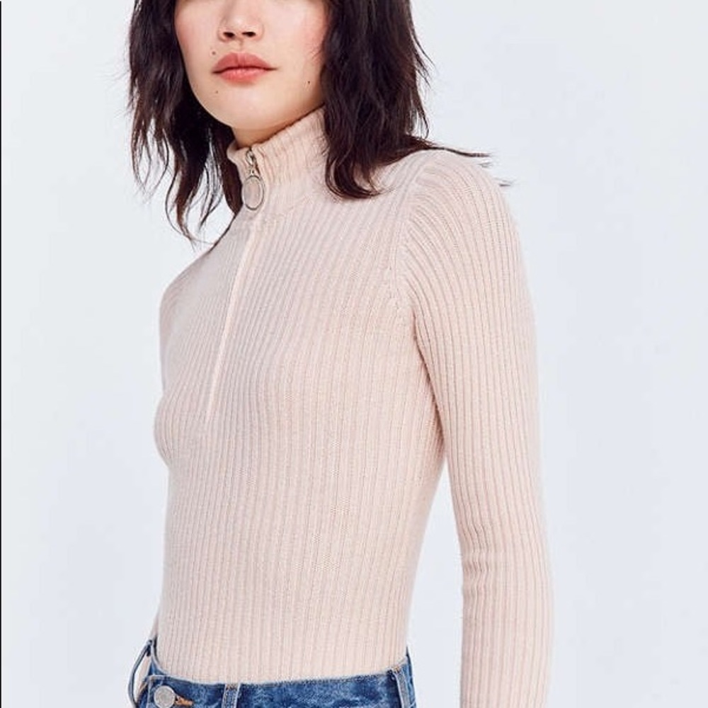 Silence + noise cropped sweater size small